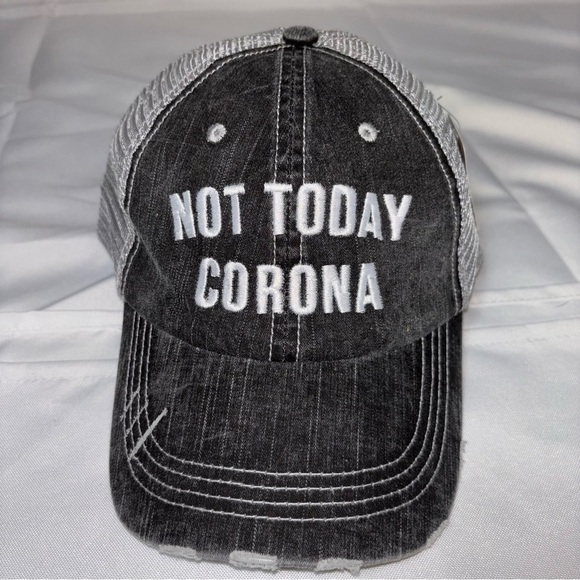 KATYDID Women’s Dark Gray and Light Gray Mesh Back Trucker Hat OS - Picture 1 of 7